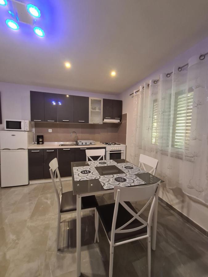 Apartments Kresan Sukošan Εξωτερικό φωτογραφία